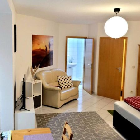 Wohlfuehl-Ferienwohnung Mit Tiefgarage Im Gruenen Oberhof  Esterno foto