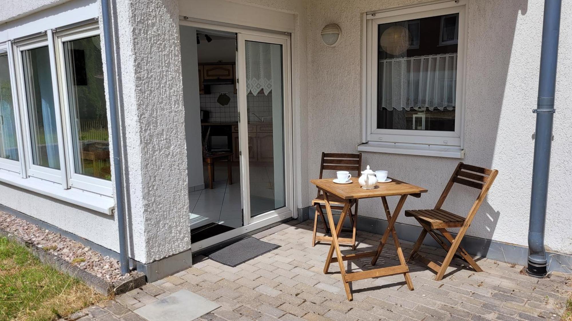 Wohlfuehl-Ferienwohnung Mit Tiefgarage Im Gruenen Oberhof  Esterno foto